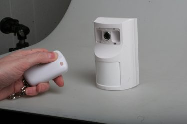 Видеокамера для гаража с датчиком движения